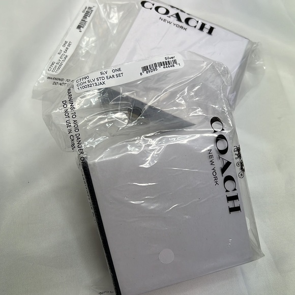 COACH NWT Signature Stud Earring Set / Trio Gift Box - Silver-tone - Picture 3 of 8